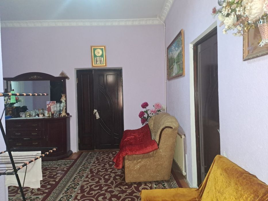 Уй сотилади аэропорт коттедж отчопар