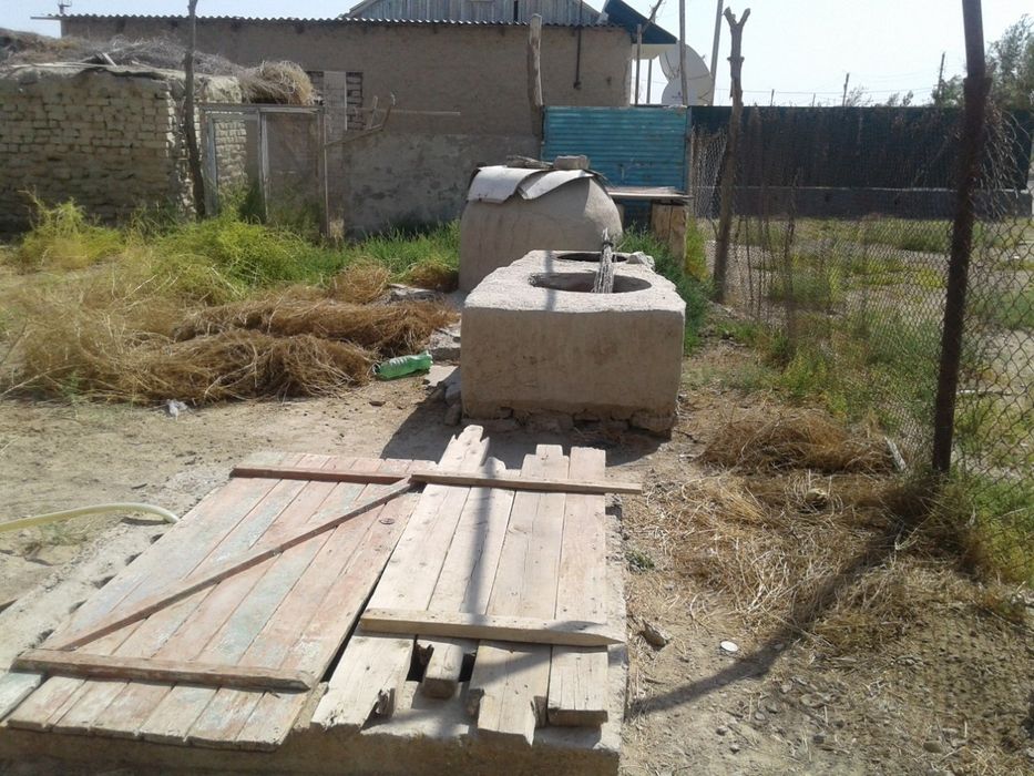 Газлида жойлашган ховли 2та бир қилинган