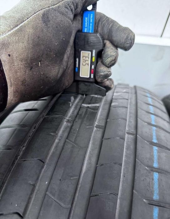 225/45R19 Pirelli p zero runflat 5,5mm