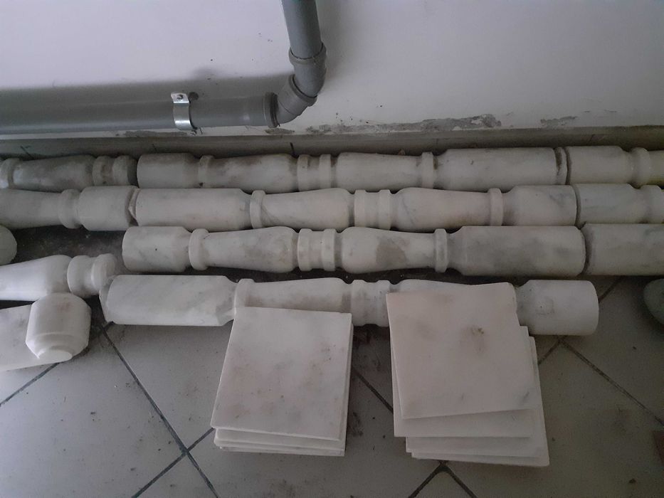 Stalpi marmura, borduri si placi