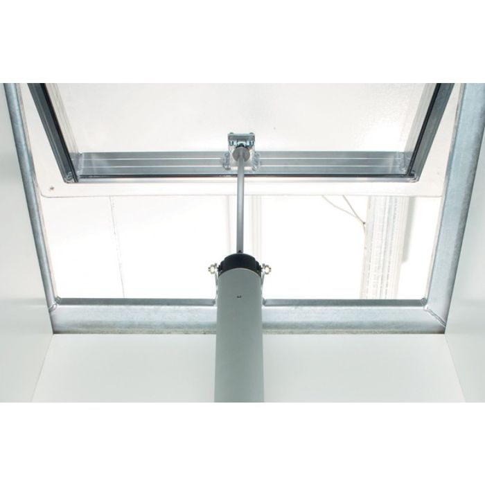 Стеклянные крыши, мансардные окна, выход на крышу.