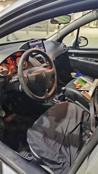 Peugeot 207 sw 2010 г.