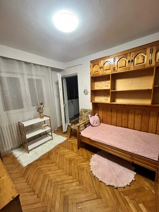 Vand apartament 3 camere + garaj propriu ZORILOR