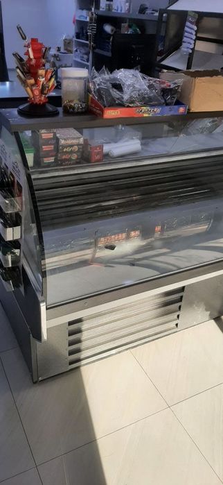 . Холодильник для магазина