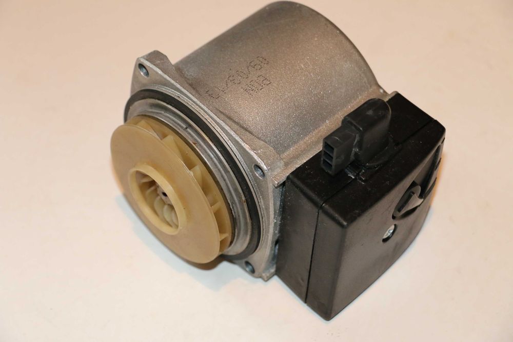 Pompa Grundfos UPS 15-50 CESAO centrala termica Romstal Vision