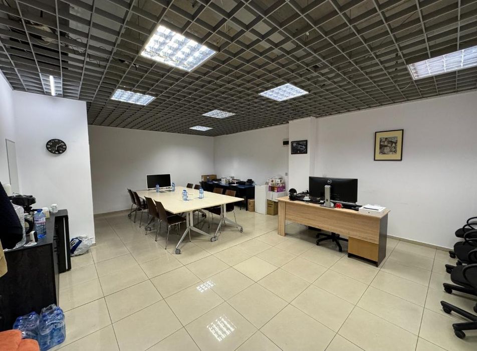 Дава се под наем Офис в Пловдив, Център - 50 кв.м за 200 € - Снимка #2