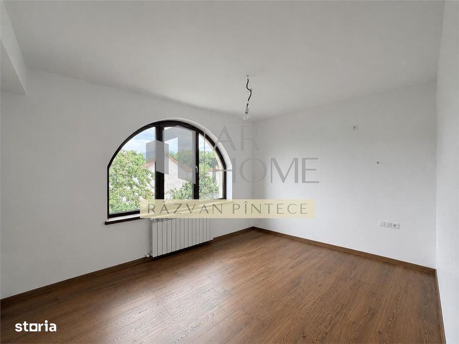 Vila de lux, 4 camere, teren 783 mp, Cornu de Jos, Praova