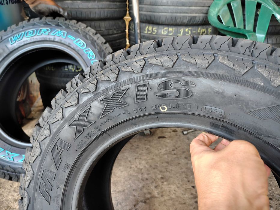 4бр нови всесезонни Maxxis 205 70 15