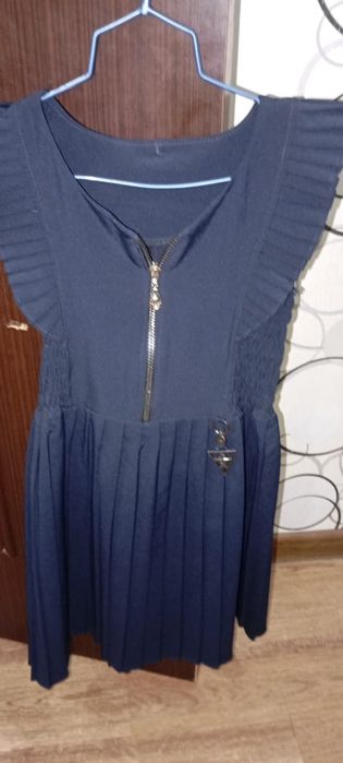 Продам школьный сарафан