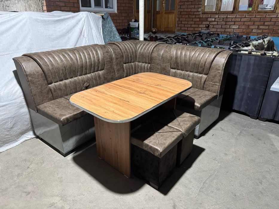 Продаётся кухоный уголок