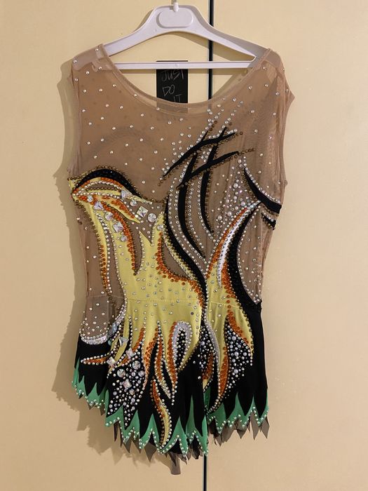 трико за художествена гимнастика