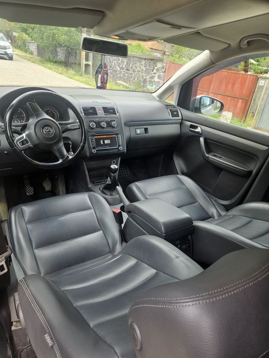 VOLKSWAGEN Touran 0 — imagine 4