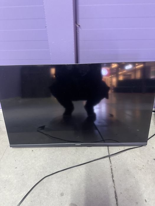 Телевизор со смарт приставкой и кранштейном