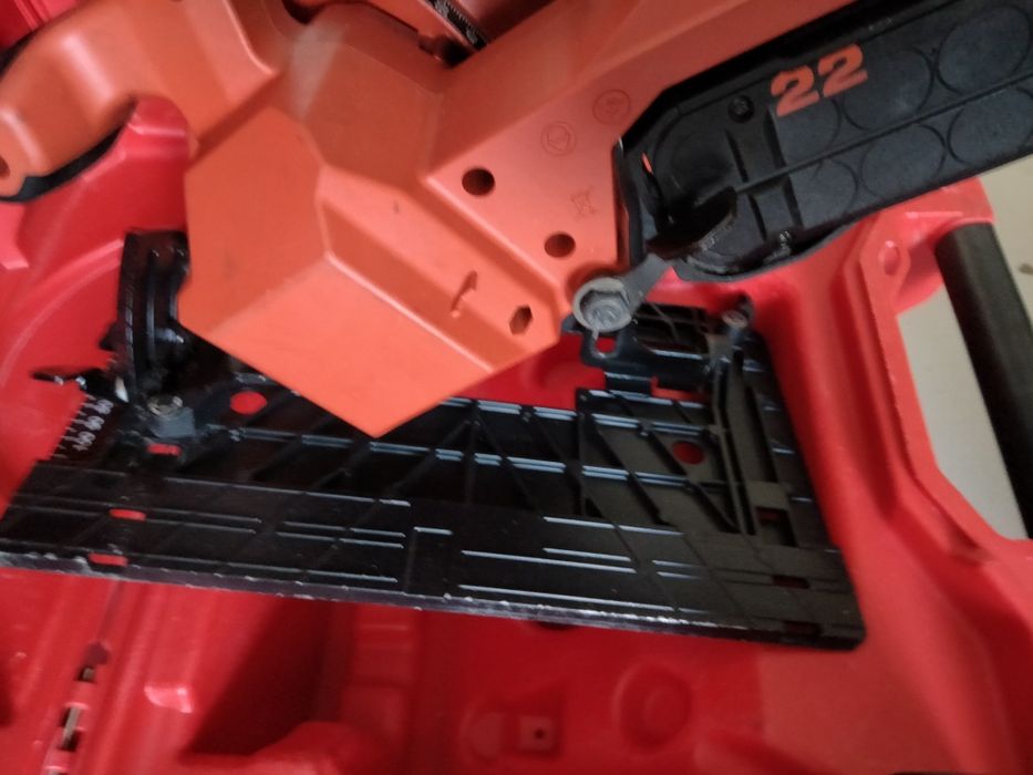 Circular Hilti pe acumulatori