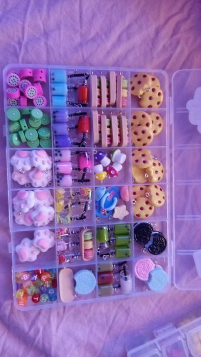 Мъниста и висулки.