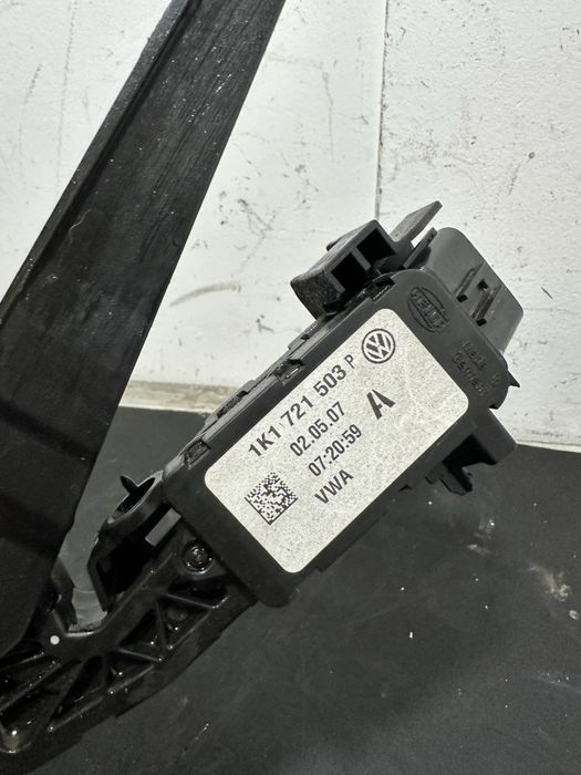 Pedala acceleratie Volkswagen Passat B6 1.9 2.0 TDI 1K1721503P