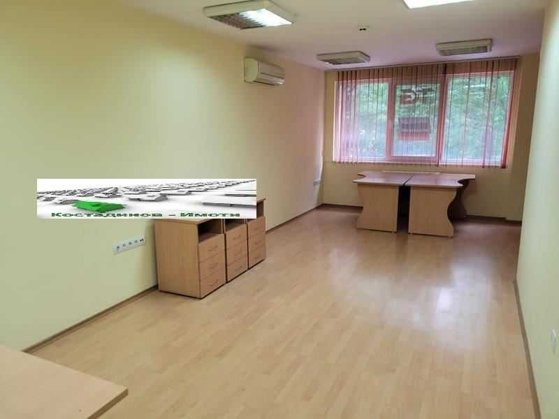 Дава се под наем Офис в Пловдив, Кършияка - 60 кв.м за 306 € - Снимка #4