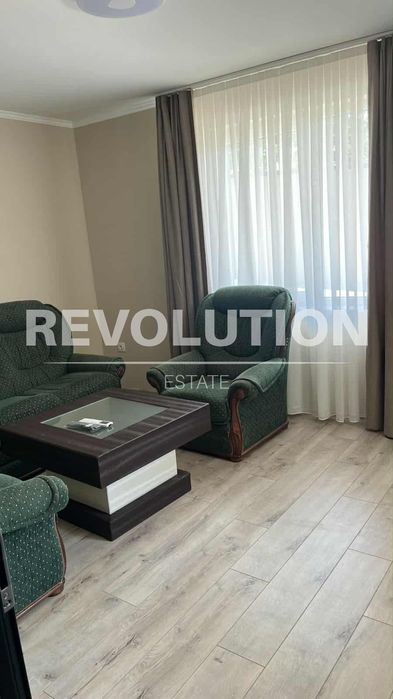 Етаж от къща в района на Виница!