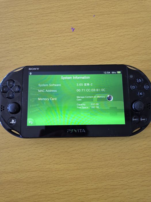 Vand PS Vita 2000 modat