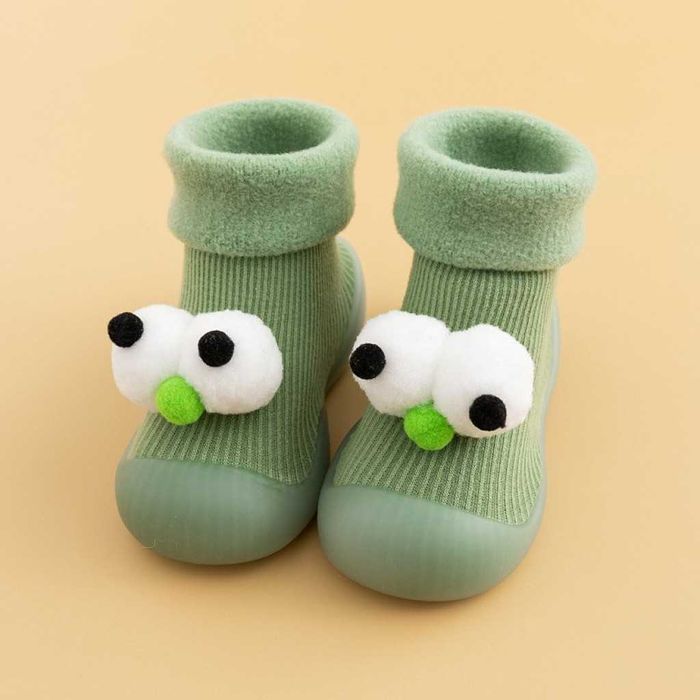 Детски  обувки с чорап и очички, различни номера от 18ти до 27ми номер