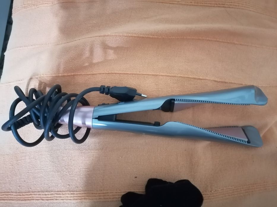 Преса за коса с опция за къдрици