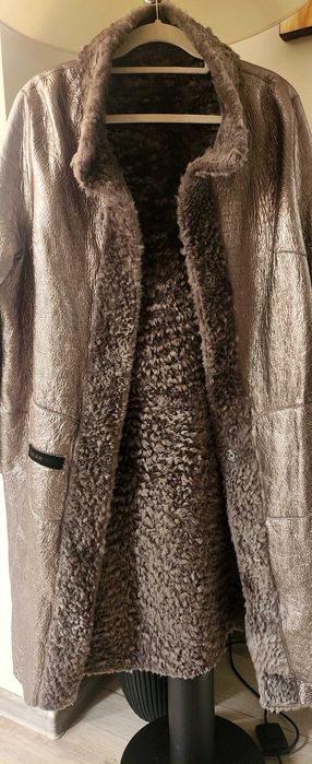 Елегантно Луксозно двулицево дълго агнешко палто в шоколадово кафяво