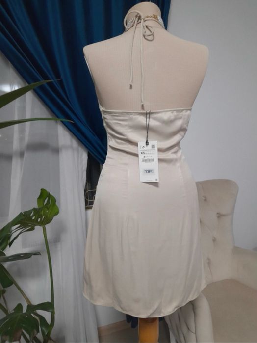 Rochie scurta gri crem taupe slip dress satinata cu spatele gol mărimea XS Zara