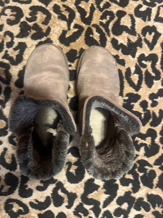 UGG editie mai veche