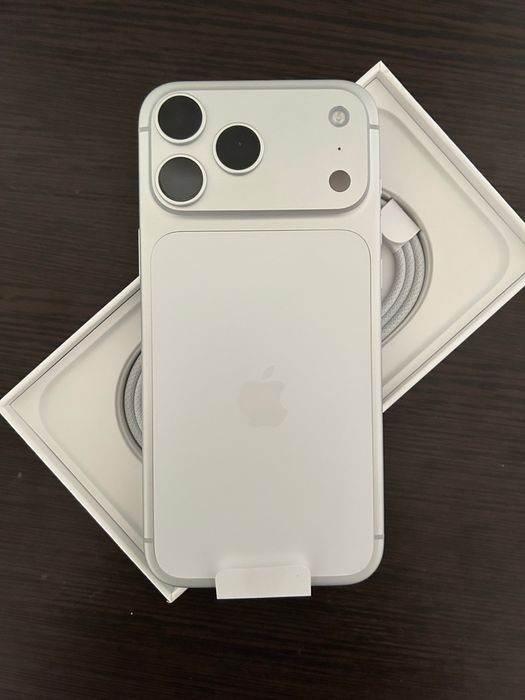 iPhone 17 Pro Max 256 GB EAC Silver Не активированный