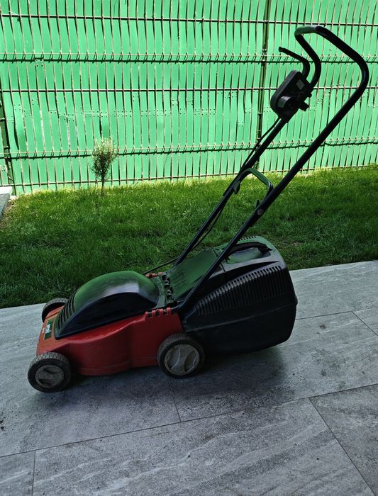 Mașină de tuns iarba MDS 3210E