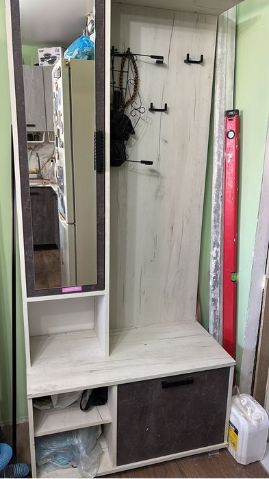 Продам прихожую.