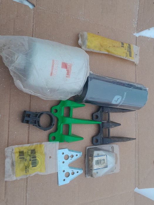 Запчасти комбайн John Deere