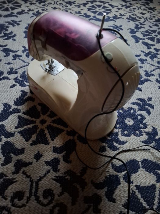 Masina cusut functionala