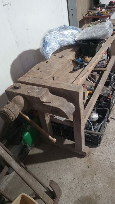 Vand banc de lucru vechi de peste 80 de ani
