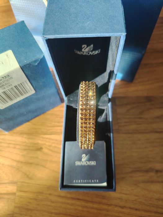 Кожена гривна Swarovski с опушен кварц