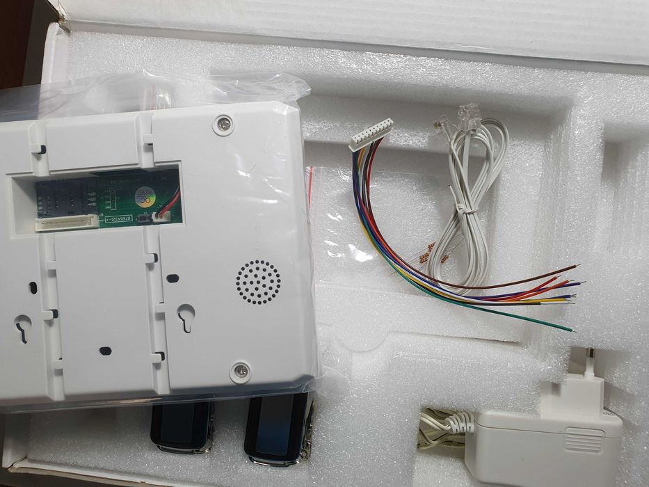 Vand sistem de alarma smart noua  pentru casa , apartament sau firma !