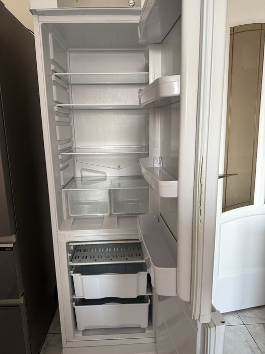 Холодильник Indesit