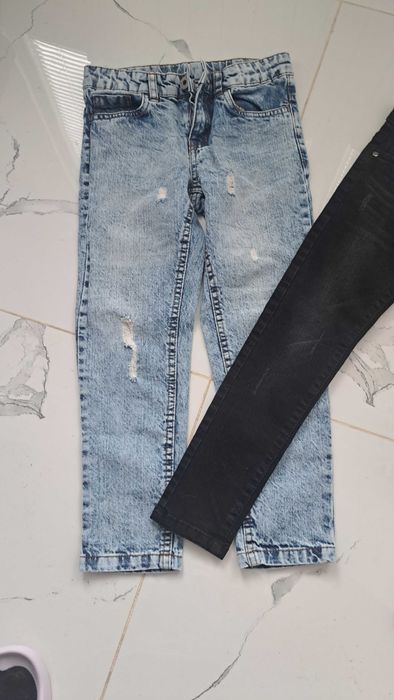 Два броя детски дънки