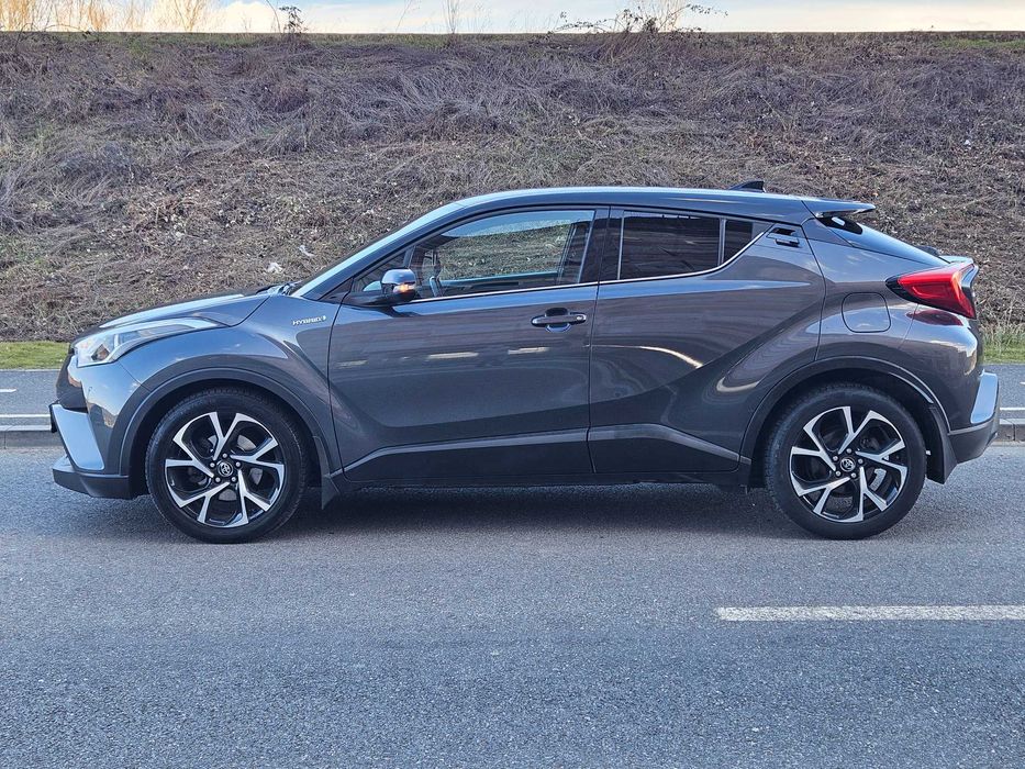 Toyota C-HR 1.8 hybrid / BiTone / Keyless entry / Camera