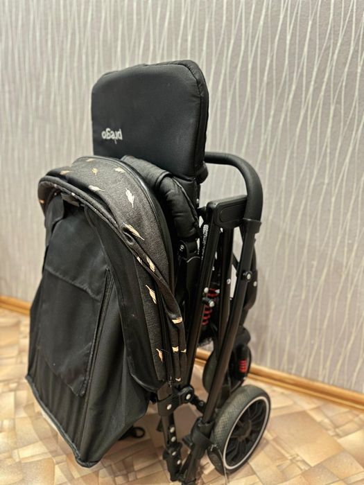 Продам летнюю прогулочную коляску