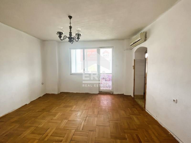 Продава се Тристаен апартамент в Кърджали, Център - 76 кв.м за 829 €/кв.м - Снимка #3