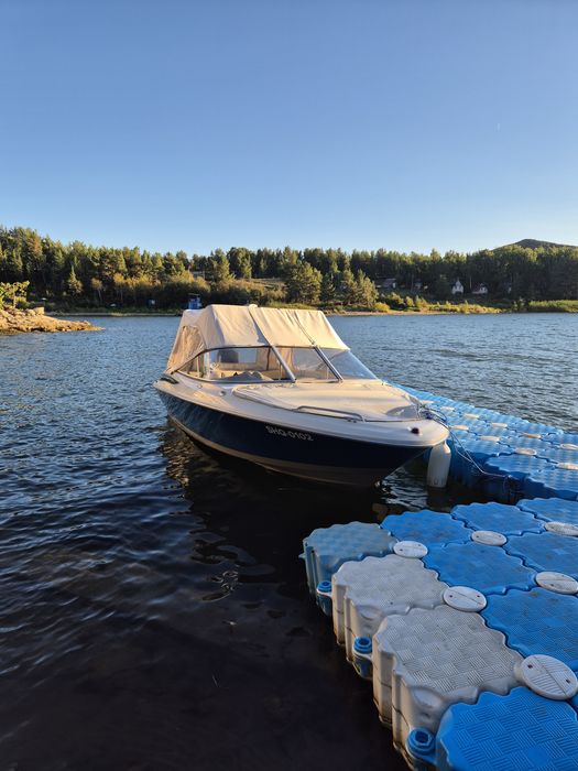 Продам катер Maxum