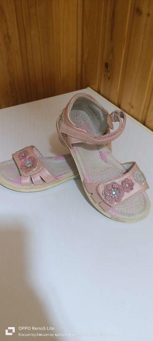 Пакет школьной обуви для девочки
