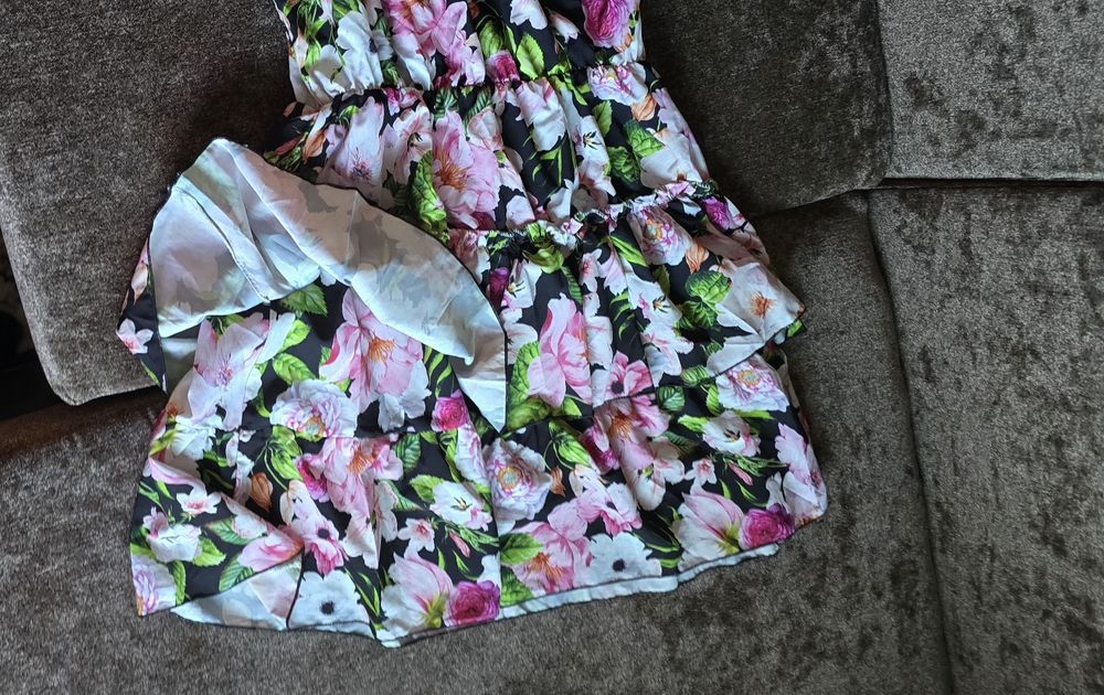 Цветна рокля на воали