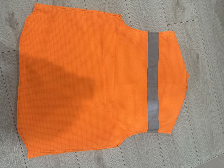 Продам жилет осенний