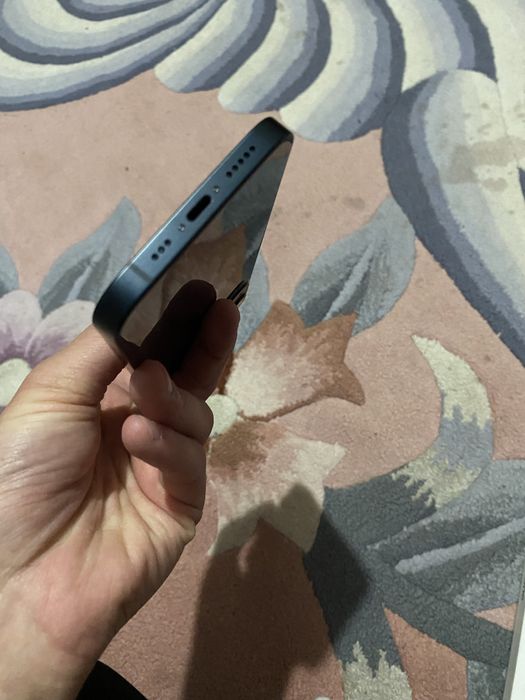 Iphone 13  продам