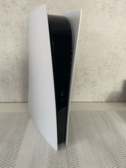 Конзола PS5 Digital Edition White
