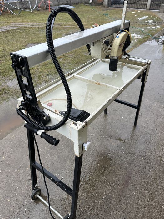 Masina de taita gresie