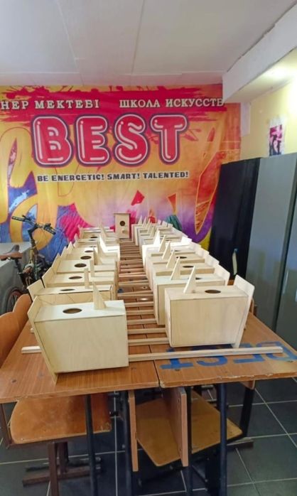 Скворечники, кормушки, құс үй