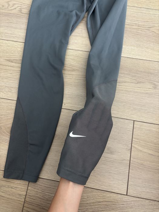 Дамски спортен клин Nike Dri-FIT